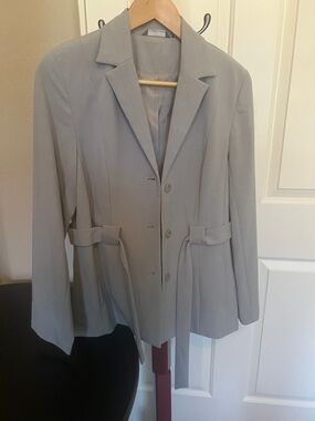Hillard & Hanson Light Gray Tailored Women's Blazer